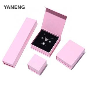 Tái chế các tông hộp đồ trang sức 7x9 cm với logo tùy chỉnh sang trọng bao bì các tông cứng nhắc vận chuyển hộp đối với trang sức - Product Image 1