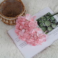Buket Hydrangea Buatan Lima Kepala dari Sutra/Bunga untuk Dekorasi Lorong Pernikahan Grosir Seni Floral WCXQ-049 Simulasi