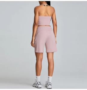 ชุดออกกำลังกายโยคะแบบสองชิ้นสำหรับผู้หญิง OEM แบบไม่มีสายรัดไหล่ แห้งเร็ว ซับเหงื่อ กางเกงขาสั้นออกกำลังกายรัดเอว ลายพิมพ์ลำลอง - Product Image 5