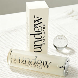 Sérum facial anti-âge UNDUE à la vitamine C avec acide férulique et vitamine E pour éclaircir et réduire les rides - Product Image 4