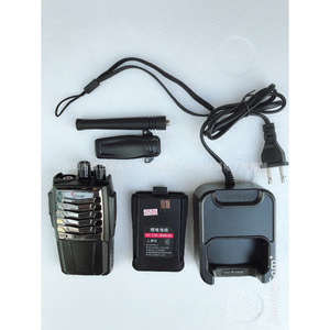 Idea I-9300 Talkie-walkie analogique portable 400-470 MHz pour communication extérieure avec batterie et chargeur - Product Image 1