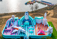 Parc gonflable commercial sur le thème de l'espace, parcours d'obstacles fusée astronaute, aire de jeux pour enfants et adultes, location extérieure