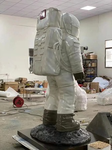 Escultura de Astronauta Realista de Tamaño Natural |   Traje Espacial A7L con Visera Dorada y Base <span class=keywords><strong>Lunar</strong></span> |   Instalación de Arte en FRP para Decoración de Centros Comerciales y Museos - Product Image 5
