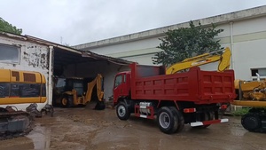Camión Ligero CNHTC de Segunda Mano con Luz Roja, Vista Frontal, Vehículo Comercial con Motor de 6000 KG, Informes Disponibles - Product Image 5