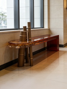Banco Moderno y Sencillo de Resina Transparente, Taburete Largo de Madera Maciza, Personalizado, Comercial, Cuadrado, para Ocio y Espera, con Unión de Bambú - Product Image 1