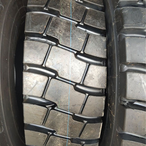 Nouveau Pneu Radial XINGYUAN 1400R25 OTR Tout Acier Sans Chambre à Air pour Charge Lourde, Tout-Terrain, Exploitation Minière, Camion Benne à Corps Large, Chantier de Construction - Product Image 4