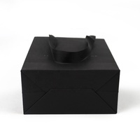 Sac fourre-tout en carton noir mat avec logo personnalisé en or à chaud pour l'emballage de vêtements de luxe, de cosmétiques, de cadeaux, d'achats en gros