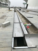 Couvercle de caniveau en U avec grille en plastique pour allée, garage et drainage industriel