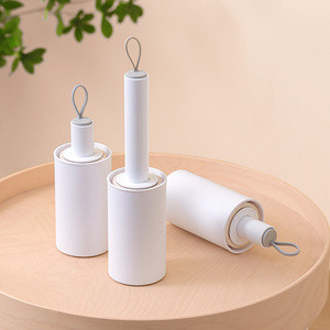 Mini rouleau anti-peluche Innowell avec poignée rétractable, éliminateur de poils de vêtements portable, papier de remplacement à déchirer et à utiliser - Product Image 2