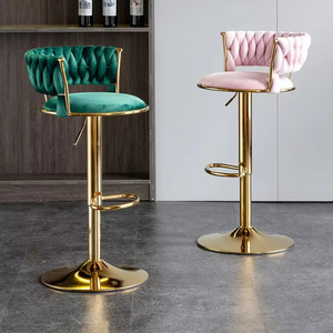 Taburete de bar Ekintop con estructura de metal dorado, asiento de terciopelo, giratorio y de altura ajustable para barra de bar. - Product Image 1