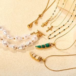 Collar de Moda con Colgante de Acero Inoxidable Chapado en Oro de 18K, con Turquesa en Forma de Arco, Perla y Circonita, Diseño de Cruz - Product Image 1