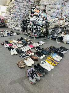 Chaussures en cuir d'<span class=keywords><strong>occasion</strong></span> pour hommes, lot de chaussures de sport et de loisirs usagées - Product Image 5