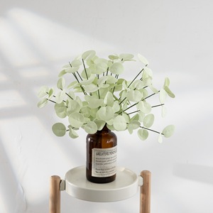 Feuilles d'eucalyptus artificielles CallaFloral, vertes et blanches, en plastique, pour décoration de mariage, plantes d'intérieur, lot de 100 pièces - Product Image 1