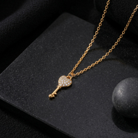 Collier pendentif cœur en strass scintillant pour femmes, plaqué or 18 carats, acier inoxydable 304, collier réglable