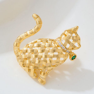 Hollowed Out Woven Lucky <b>Cat</b> Brooch Copper Alloy Gold Plated Animal Shape Unisex <b>Gift</b> Jewelry - Product Image 1