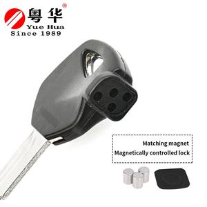 Llave magnética sin cortar para motocicleta Suzuki, llave <span class=keywords><strong>de</strong></span> Motor con ranura izquierda, Color negro, nueva - Product Image 2