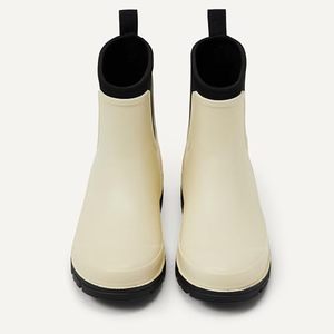 Botas de Lluvia Chelsea para Mujer, Zapatos de Goma Impermeables con Elástico Lateral para un Estilo Moderno en Días Lluviosos - Product Image 5