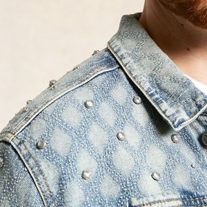Maßgefertigte Acid-Wash-Jacke mit Strasssteinen, OEM Frühlings-Stickerei-Logo, Tasche, Hochwertige Vintage-Streetwear Herren-Jeansjacke - Product Image 4