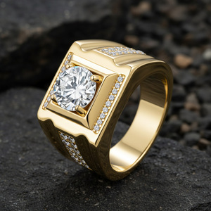 Anillo de cóctel clásico de oro amarillo con moissanita, corte brillante redondo, engaste de garras, diseño geométrico, joyería de compromiso para hombre - Product Image 5