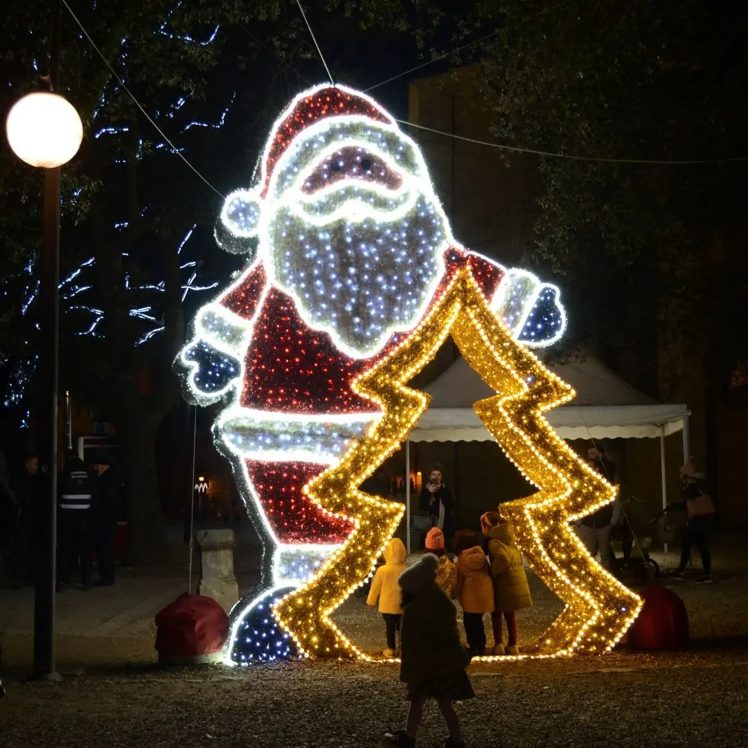 New Style Giant Walk Through Santa Lighting Motif Large Led Saint Nick Sculptures 3D Holiday illumination