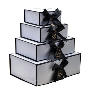 Bán buôn sang trọng có thể gập lại cứng nhắc Hộp quà tặng giấy tùy chỉnh lớp phủ UV Matt cán thanh lịch từ các tông thư mục hiển thị - Product Image 1