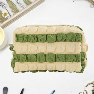 Pochette de voyage en coton écologique fraîche et personnalisée pour femme, idéale pour mariage ou demoiselle d'honneur, avec fermeture éclair rayée et grande capacité - Product Image 4