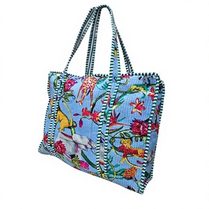 Bolsa de Compras de Lujo para Mujer, Acolchada, Gran Capacidad, con Cadenas, Estampado Vibrante de Vida Tropical, Tela de Algodón Premium - Product Image 5