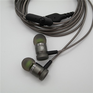 Metal <b>Wired</b> In Ear Headphones 3.5mm With Mic And Remote Control For Mobile Phone Use - Product Image 2