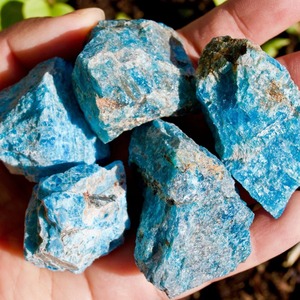 Piedra Natural de Apatita Azul en Bruto de Alta Calidad al por Mayor para Decoración del Hogar y Regalos de Navidad - Product Image 4