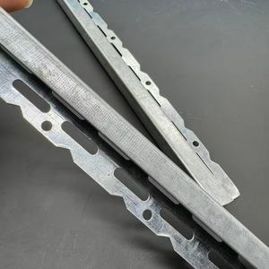 Renforce les bords des plaques <span class=keywords><strong>de</strong></span> plâtre avec une <span class=keywords><strong>bride</strong></span> perforée fixée encastrée au niveau du face <span class=keywords><strong>de</strong></span> la plaque. - Product Image 5