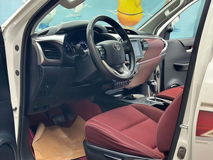 Toyota Hilux 2.7L 4X4 Automatique <span class=keywords><strong>AWD</strong></span> Double Cabine Diesel d'occasion en bon état pour la vente en Afrique (modèle 2019) - Product Image 5