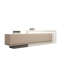 Podium de réception d'hôtel bon marché Bureau de réception d'affaires de 4m de style design italien moderne pour le conseil