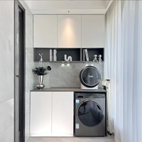 Meuble de buanderie moderne sur mesure pour machine à laver et armoire de salle de bain, personnalisation complète de la maison par un fabricant de meubles sur mesure