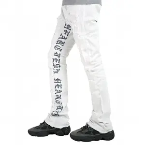 جينز رجالي بحافة من الدنيم OEM بشعار مخصص من Y2K ، جينز مكدس بلون أبيض سادة