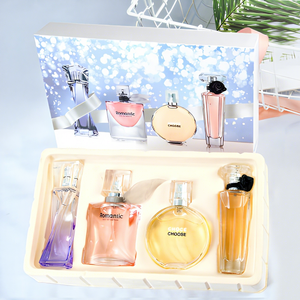 Oferta Especial: Set de Regalo de Muestras de Eau de Parfum para Mujer, Aromas Florales de Larga Duración, 25ML*4 Spray, Logo Personalizado - Product Image 2