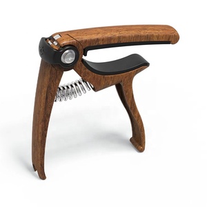 금속 단색 카포 자신의 브랜드 악기 액세서리 사용자 정의 로고 아연 <span class=keywords><strong>4</strong></span> in 1 다기능 기타 카포 도매 - Product Image 5