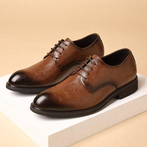 Chaussures en cuir formelles pour hommes, style britannique, à bout pointu, avec motif poignée vintage, rehausseur interne, confortables et respirantes - Product Image 1