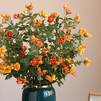 Vente en gros d'usine, vente chaude, spray de roses, mini-roses artificielles en soie pour la décoration de la maison, mariage, fête d'anniversaire, fleurs