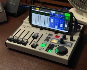 Console de mixage numérique Behringer Flow 8 neuve avec interface audio Bluetooth et USB, système audio PA, mixeurs audio - Product Image 1