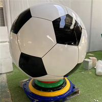 Sculpture de football en fibre de verre, ornement de ballon de football, sculpture réaliste de grande taille sur mesure, statue à vendre