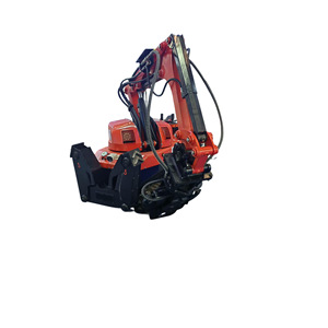 Robot de lutte contre les incendies à quatre roues motrices alimenté à l'huile avec un débit élevé pour les opérations de sauvetage dangereuses - Product Image 1