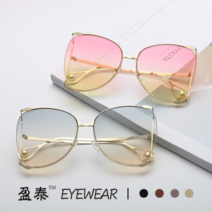 Lunettes de soleil Yingtai, monture dorée, verres dégradés roses, protection UV400, lunettes de soleil tendance pour femmes, monture légère en plastique et métal - Product Image 2