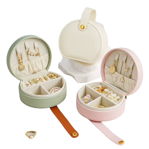 Estuche de Joyería de Media Luna en Oferta, Ecológico, de Cuero PU, Organizador de Joyería Portátil de Viaje para Anillos, Aretes y Collares - Product Image 5