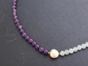 Collana con Perle d'Acqua Dolce e Pietre Preziose di Ametista e Acquamarina, Gioiello con Pietra Portafortuna di Febbraio e Marzo - Product Image 5