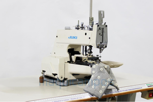 Máquina DE COSER Jukis Button usada 373 Máquina DE COSER DE cuatro orificios <span class=keywords><strong>para</strong></span> ojales 377 Máquina de botones de bajo costo - Product Image 2