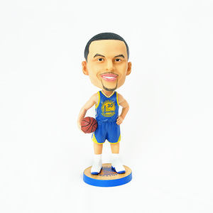 Estatuas de Resina Artísticas Personalizadas al por Mayor, Figuras de Jugadores de Baloncesto Hechas a Mano, Regalos, Recuerdos, Coleccionables para Fanáticos del Deporte - Product Image 4