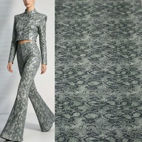 Tissu à paillettes imprimé motif serpent tendance, 100% polyester, tissu en maille scintillante pour vêtements féminins