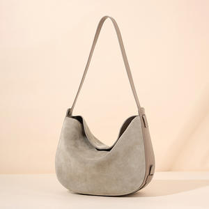 กระเป๋าสะพายไหล่ผู้หญิงสไตล์เรโทร แฟชั่นหนังกลับ กระเป๋าถือความจุมาก กระเป๋าสะพายข้าง ให้ความรู้สึกพรีเมียม กระเป๋าถือสำหรับผู้หญิงสุดหรู - Product Image 2