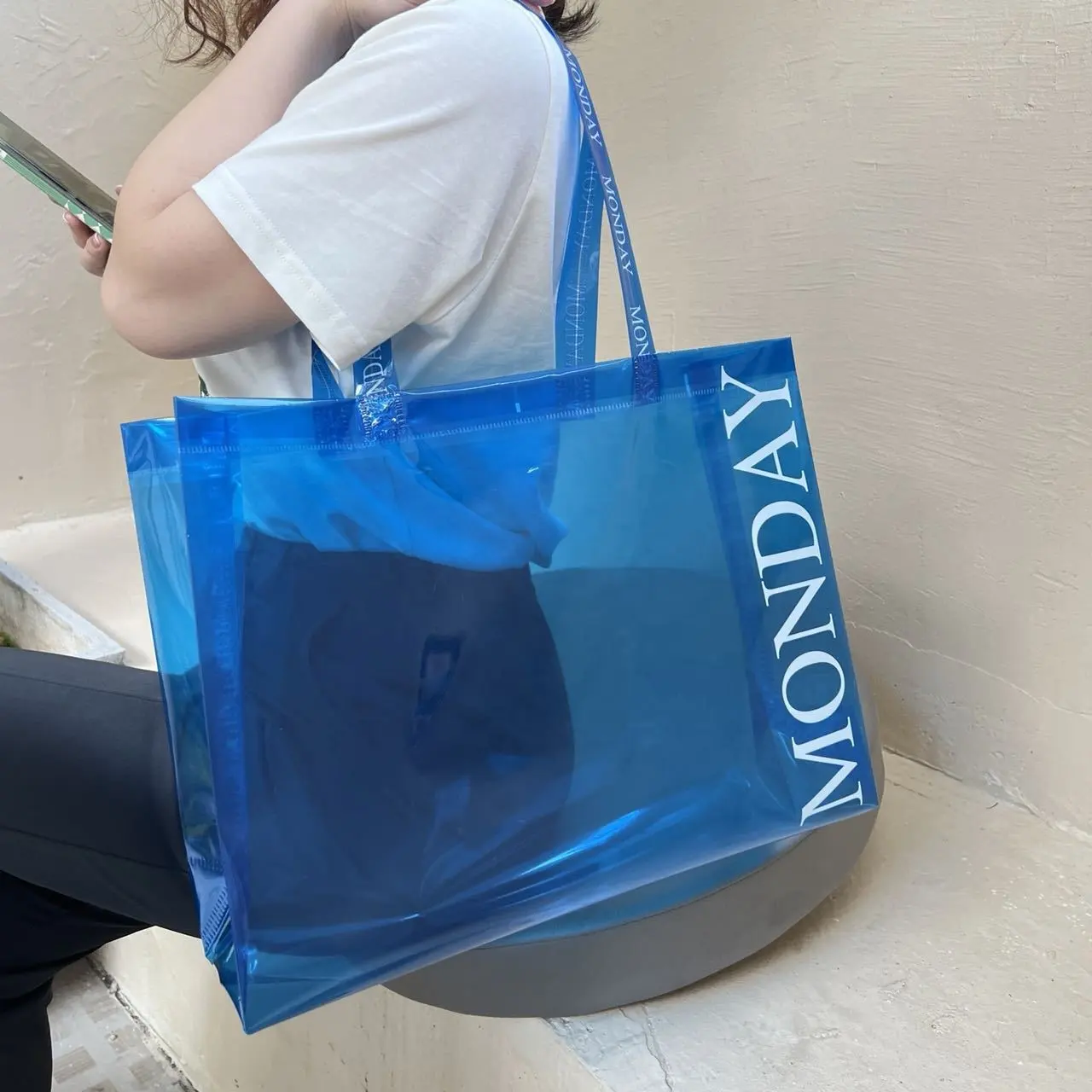 Fashion cheap composite PVC transparent handbag custom logo gift bags packaging clothes packaging bags