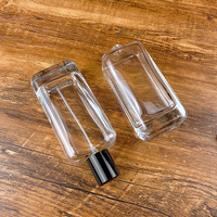 Venta al por mayor directa de fábrica: Botella de vidrio ámbar mate cuadrada de 30ml/50ml/100ml para aceite de perfume con boquilla personalizada serigrafiada